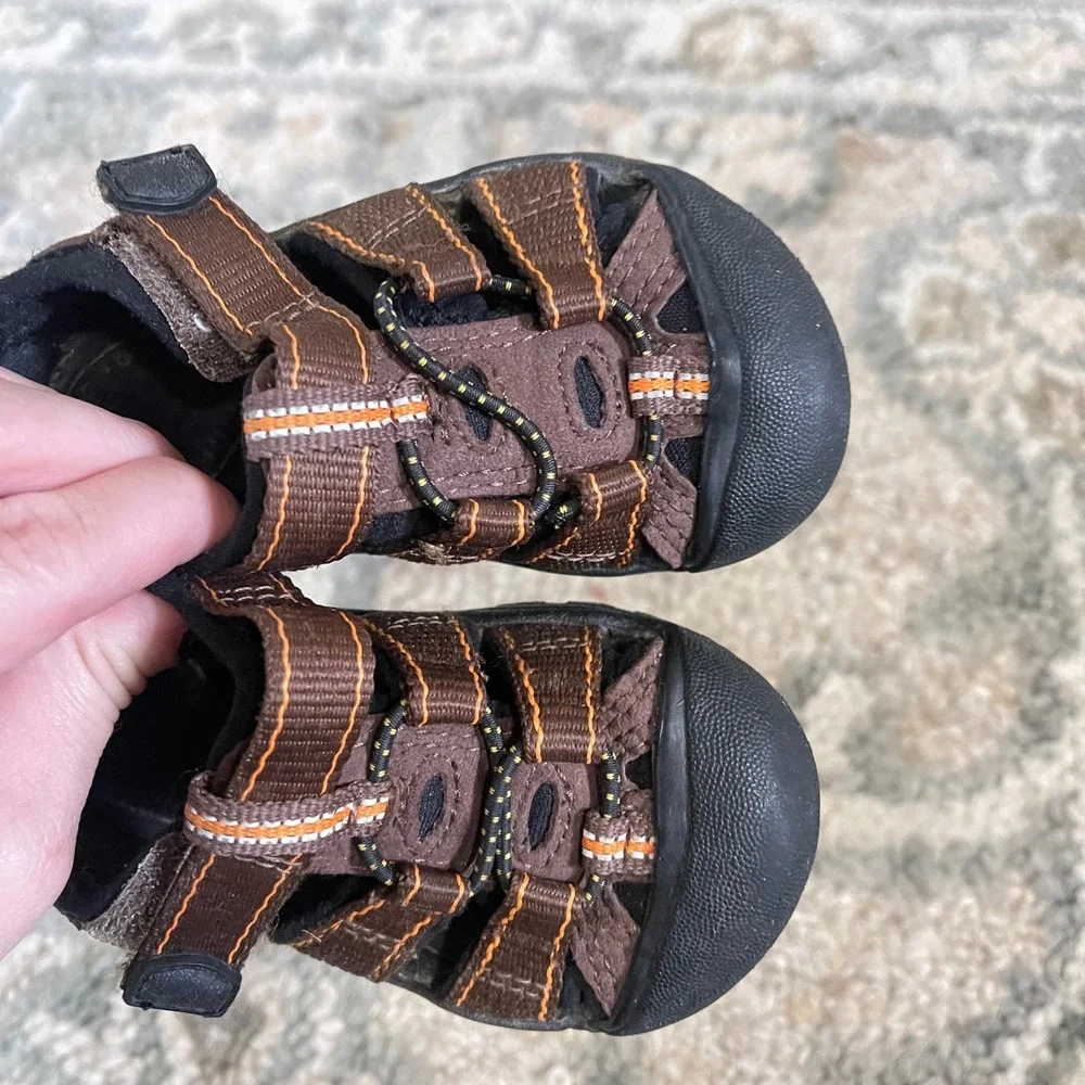 KEEN Newport H2 Sandal Activewear Brown Waterproof Toddler 4 Beach Pool Hiking